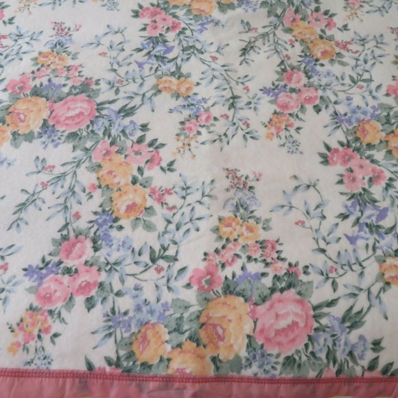 Vintage Acrylic Blend Pink Floral Thermal Blanket Satin Trim Twin 70 x 94 USA - Picture 1 of 9